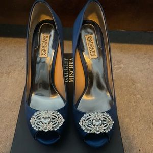 Badgley Mischka Gazelle Fawn Navy size 9